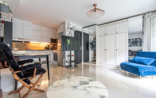 Appartement à vendre    1 pièce • 31,19 m2 Nogent-sur-Marne