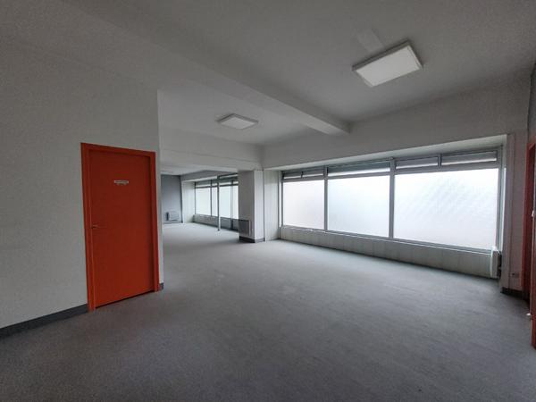 A LOUER - 120 m² - Centre-ville - Local commercial Montaigu Vendée