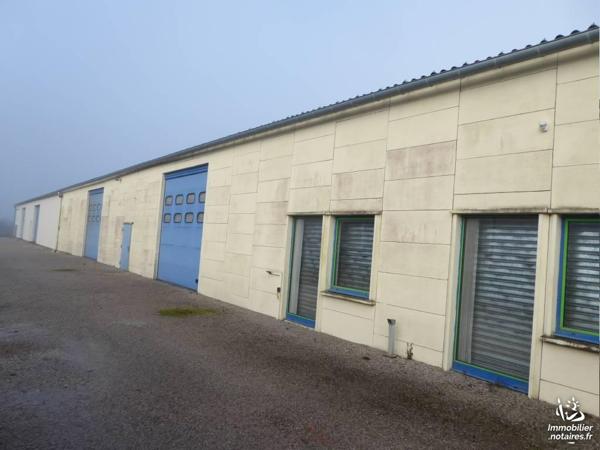 L'AIGLE - ZI - Local industriel - 887 m² - en très bon état - ATELIERS et BUREAUX - sur 4 113 m²