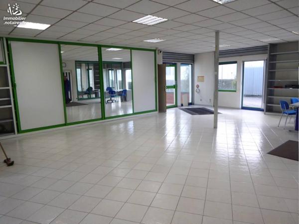 L'AIGLE - ZI - Local industriel - 887 m² - en très bon état - ATELIERS et BUREAUX - sur 4 113 m²