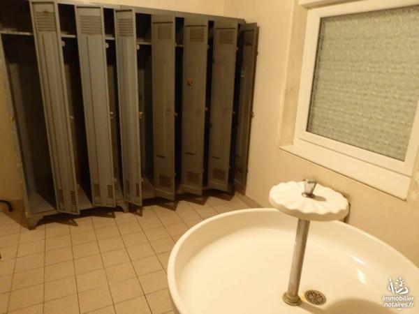 L'AIGLE - ZI - Local industriel - 887 m² - en très bon état - ATELIERS et BUREAUX - sur 4 113 m²