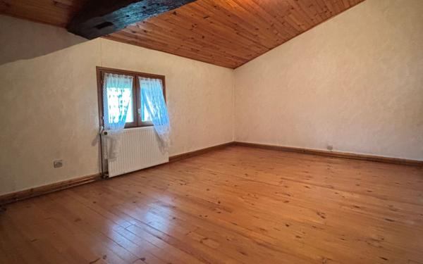 Maison à vendre    5 pièces •  Polliat