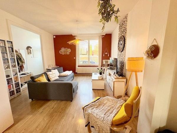 Maison semi-individuelle avec grand jardin et garage et fort potentiel – Bruay-sur-l’Escaut