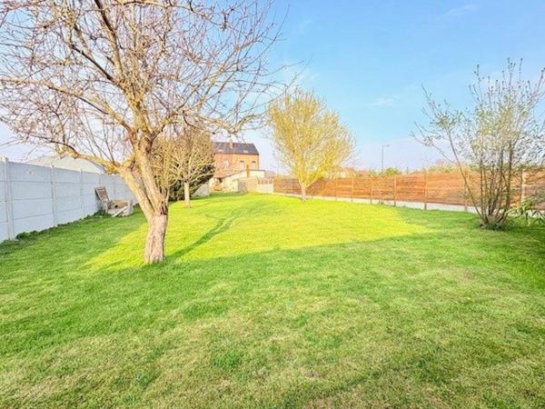 Maison semi-individuelle avec grand jardin et garage et fort potentiel – Bruay-sur-l’Escaut