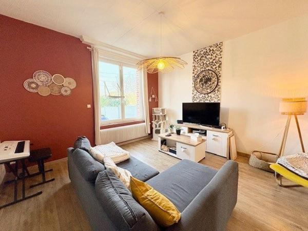 Maison semi-individuelle avec grand jardin et garage et fort potentiel – Bruay-sur-l’Escaut