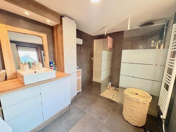 Maison semi-individuelle avec grand jardin et garage et fort potentiel – Bruay-sur-l’Escaut