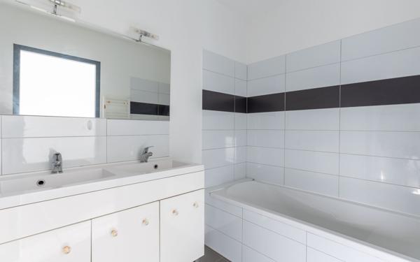 Maison à vendre    5 pièces •  Biscarrosse