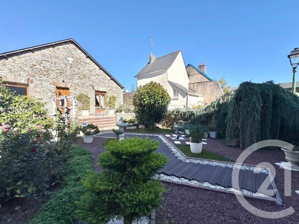 Maison à vendre  6 pièces - 135 m 2   ST BERTHEVIN  - 53