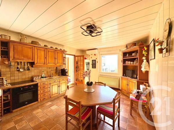 Maison à vendre  6 pièces - 135 m 2   ST BERTHEVIN  - 53