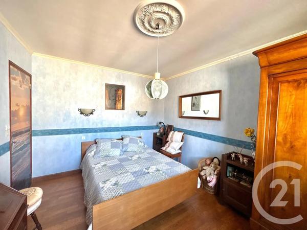 Maison à vendre  6 pièces - 135 m 2   ST BERTHEVIN  - 53