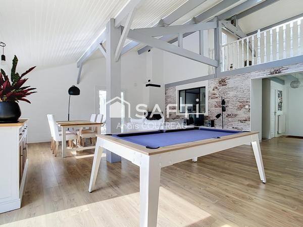 MAISON FAMILIALE RÉNOVÉE AVEC GOÛT AVEC PISCINE DANS ENVIRONNEMENT CALME