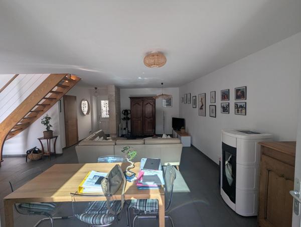 JOLIE MAISON DE VILLE RÉNOVÉE AVEC JARDIN - HYPER CENTRE