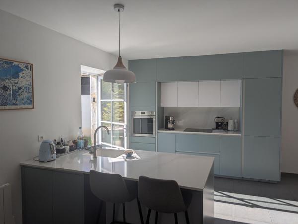 JOLIE MAISON DE VILLE RÉNOVÉE AVEC JARDIN - HYPER CENTRE