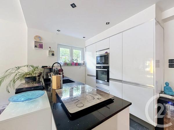 Appartement T3 à vendre  3 pièces - 64,09 m 2   FREJUS  - 83