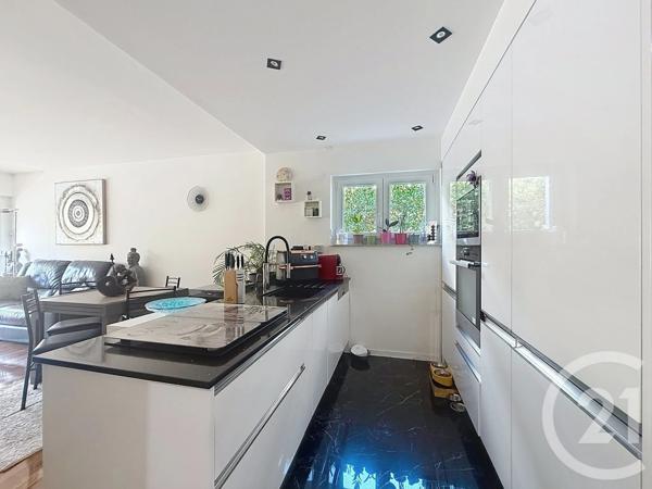 Appartement T3 à vendre  3 pièces - 64,09 m 2   FREJUS  - 83