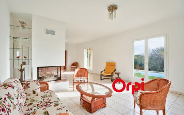 Maison à vendre    6 pièces • 158,88 m2 Sainte-Foy-lès-Lyon