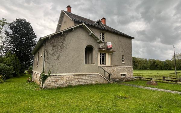 Maison à vendre    6 pièces •  La Jonchère-Saint-Maurice