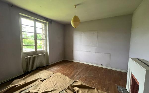 Maison à vendre    6 pièces •  La Jonchère-Saint-Maurice