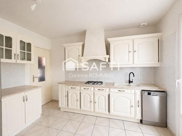 Vrai plain-pied avec  cave et garage, 3 chambres