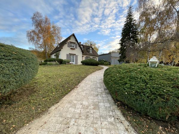 Étampes (91150) Maison 5 chambres, sous-sol total + 2 hangars pour activité professionnelle ou stockage