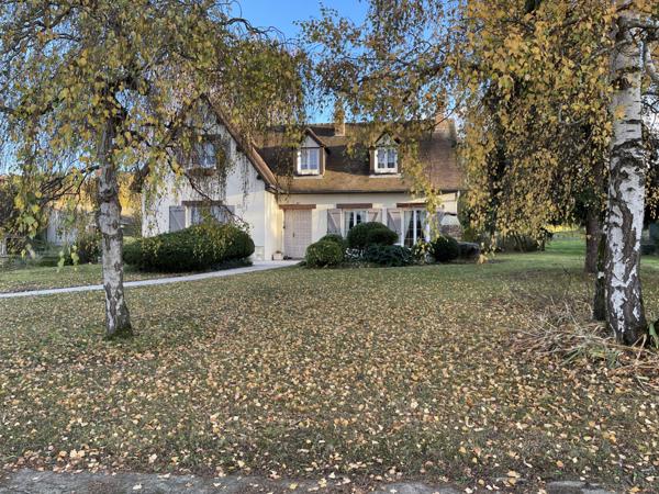 Étampes (91150) Maison 5 chambres, sous-sol total + 2 hangars pour activité professionnelle ou stockage