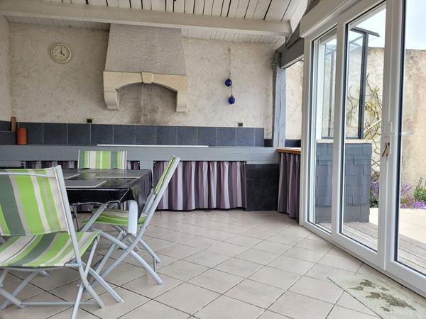 ROCHEFORT maison de charme de 178 m² de type 5 - dépendance - Garage - jardin - Piscine et véranda