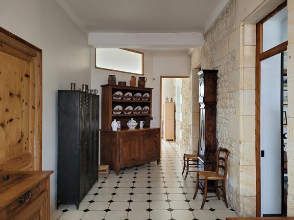 ROCHEFORT maison de charme de 178 m² de type 5 - dépendance - Garage - jardin - Piscine et véranda
