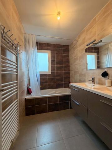 Maison familiale 4 chambres – Quartier Saint-Charles – Aucun travaux