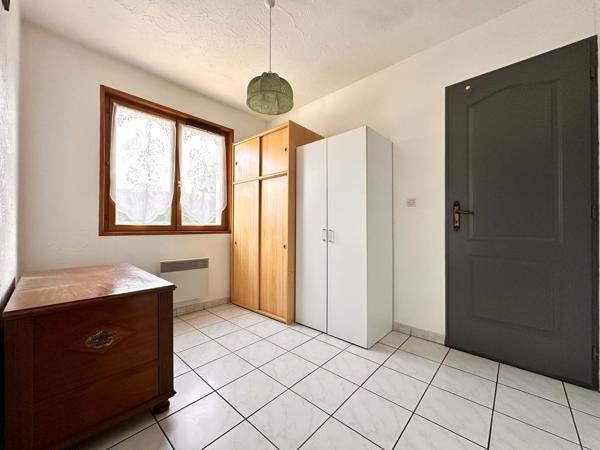 Belle maison individuelle avec jardin, garage et terrasses