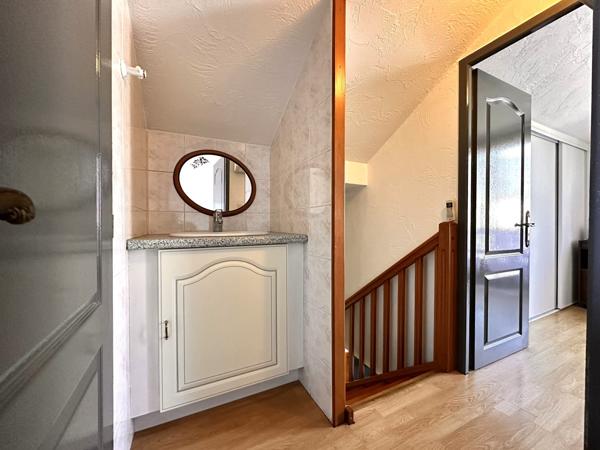 Belle maison individuelle avec jardin, garage et terrasses