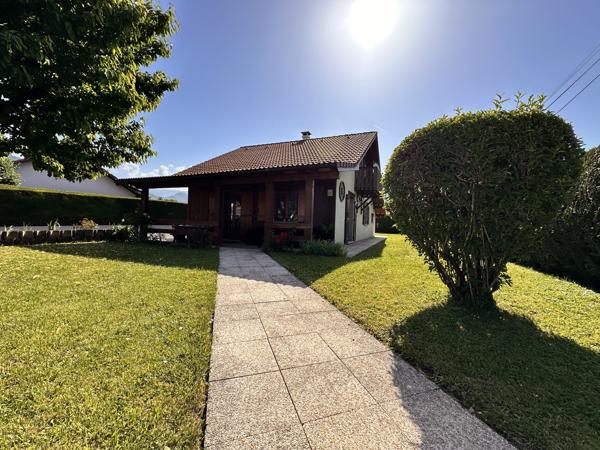 Belle maison individuelle avec jardin, garage et terrasses
