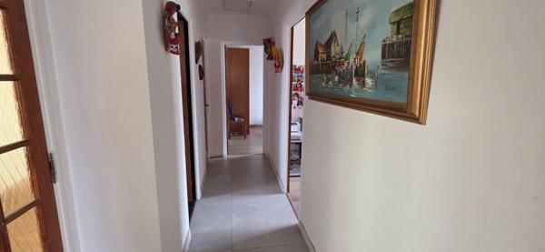 Maison - 6 pièces - 200 m²