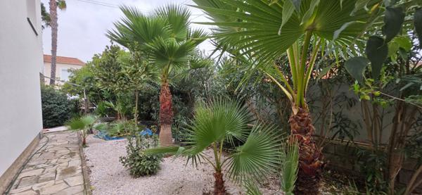 Maison - 6 pièces - 200 m²