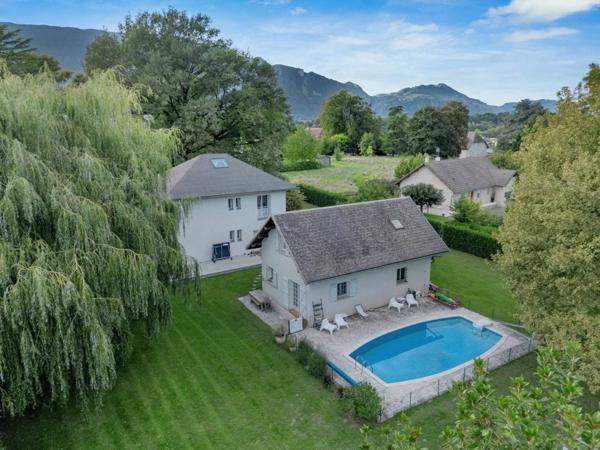 Villa d’Exception avec Vue Panoramique & Dépendance Privative – Viviers-du-Lac