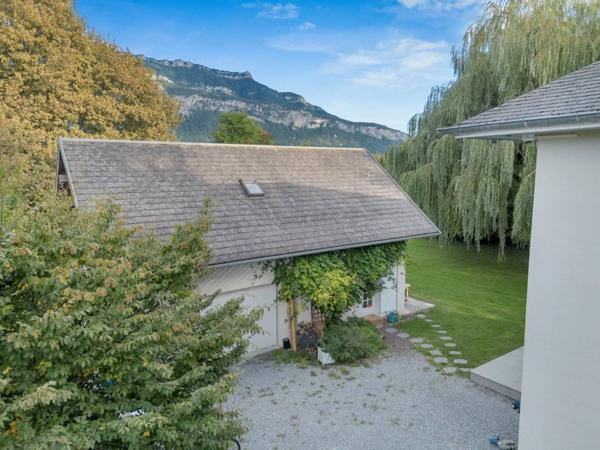 Villa d’Exception avec Vue Panoramique & Dépendance Privative – Viviers-du-Lac
