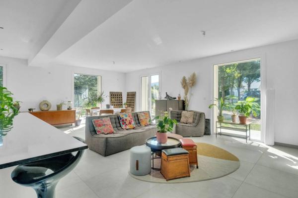 Villa d’Exception avec Vue Panoramique & Dépendance Privative – Viviers-du-Lac