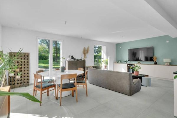 Villa d’Exception avec Vue Panoramique & Dépendance Privative – Viviers-du-Lac