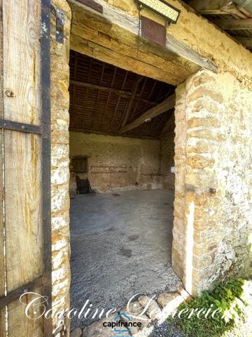 Maison à vendre 4 pièces proche de CONNERRE (72)FERMETTE en campagne isolée de 60 m² habitables 2 chambres avec un potentiel evolutif sur dependances, 1 hectare de terrain avec ruisseau