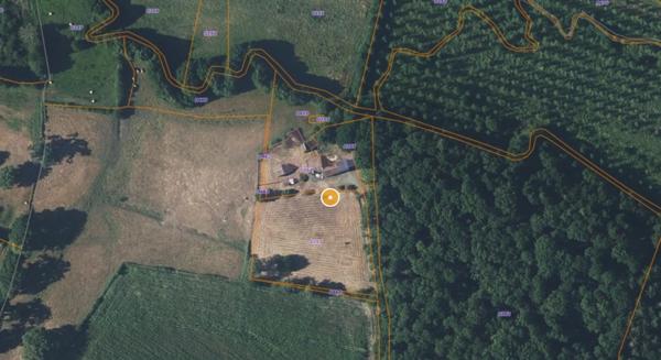 Maison à vendre 4 pièces proche de CONNERRE (72)FERMETTE en campagne isolée de 60 m² habitables 2 chambres avec un potentiel evolutif sur dependances, 1 hectare de terrain avec ruisseau