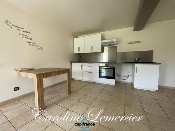 Maison à vendre 4 pièces proche de CONNERRE (72)FERMETTE en campagne isolée de 60 m² habitables 2 chambres avec un potentiel evolutif sur dependances, 1 hectare de terrain avec ruisseau