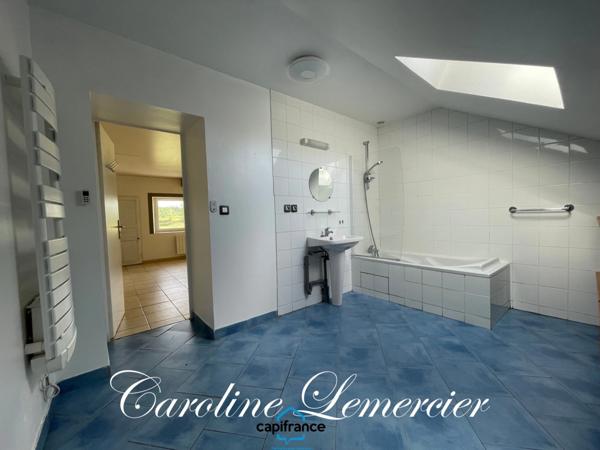 Maison à vendre 4 pièces proche de CONNERRE (72)FERMETTE en campagne isolée de 60 m² habitables 2 chambres avec un potentiel evolutif sur dependances, 1 hectare de terrain avec ruisseau