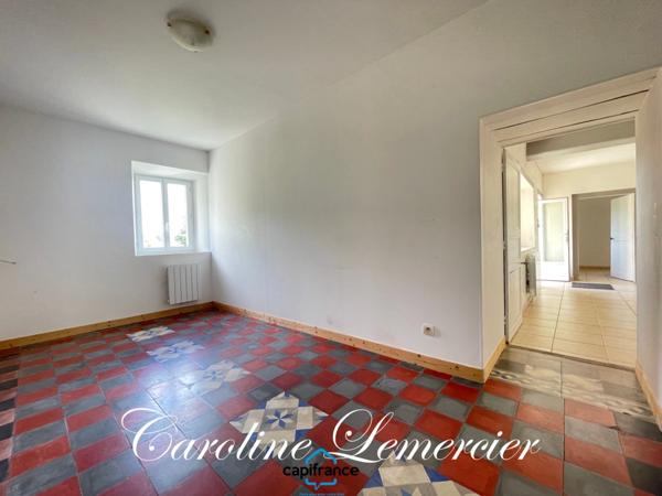 Maison à vendre 4 pièces proche de CONNERRE (72)FERMETTE en campagne isolée de 60 m² habitables 2 chambres avec un potentiel evolutif sur dependances, 1 hectare de terrain avec ruisseau