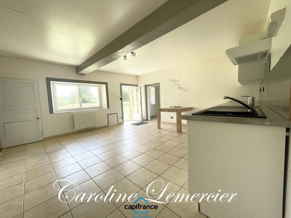Maison à vendre 4 pièces proche de CONNERRE (72)FERMETTE en campagne isolée de 60 m² habitables 2 chambres avec un potentiel evolutif sur dependances, 1 hectare de terrain avec ruisseau