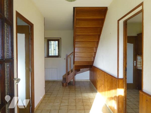 Ancien Corps de ferme à vendre à SAINT AGNAN SUR ERRE