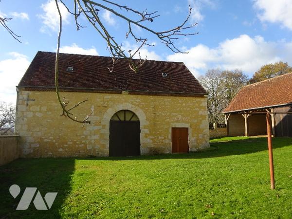 Ancien Corps de ferme à vendre à SAINT AGNAN SUR ERRE