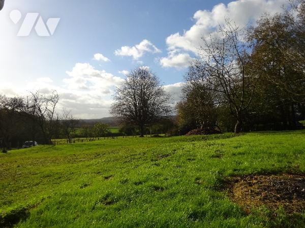 Ancien Corps de ferme à vendre à SAINT AGNAN SUR ERRE