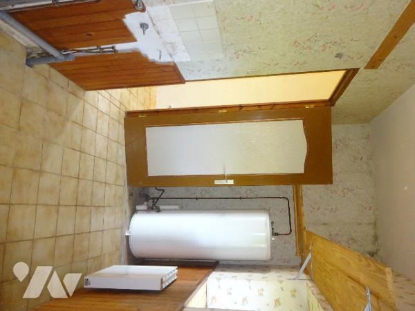 Ancien Corps de ferme à vendre à SAINT AGNAN SUR ERRE