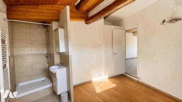 PLACE DU PIN – 2 PIÈCES 35 M² – DERNIER ÉTAGE – TERRASSE – VUE DÉGAGÉE