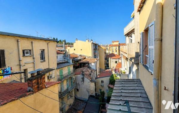 PLACE DU PIN – 2 PIÈCES 35 M² – DERNIER ÉTAGE – TERRASSE – VUE DÉGAGÉE