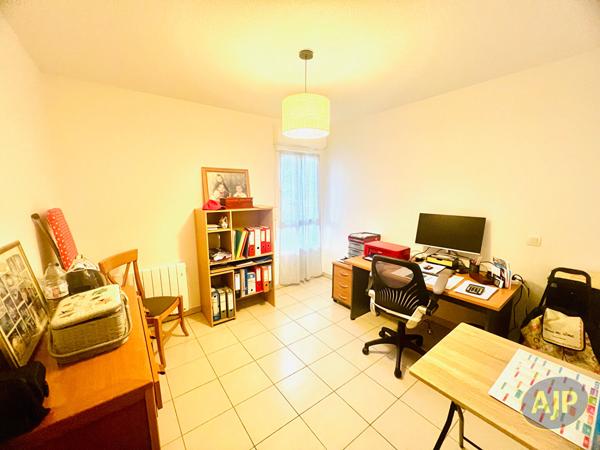 Appartement à vendre Libourne - 4 pièces, 94m² avec 3 chambre(s) à 263 650€ - AJP Immobilier Libourne